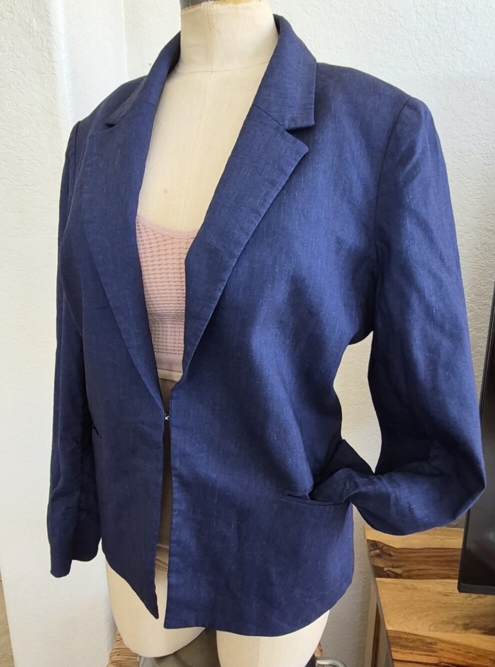 Antonio Melani 57% Linen blend Blazer With Hook Bar Closure & Runch Sleeve Sz 12